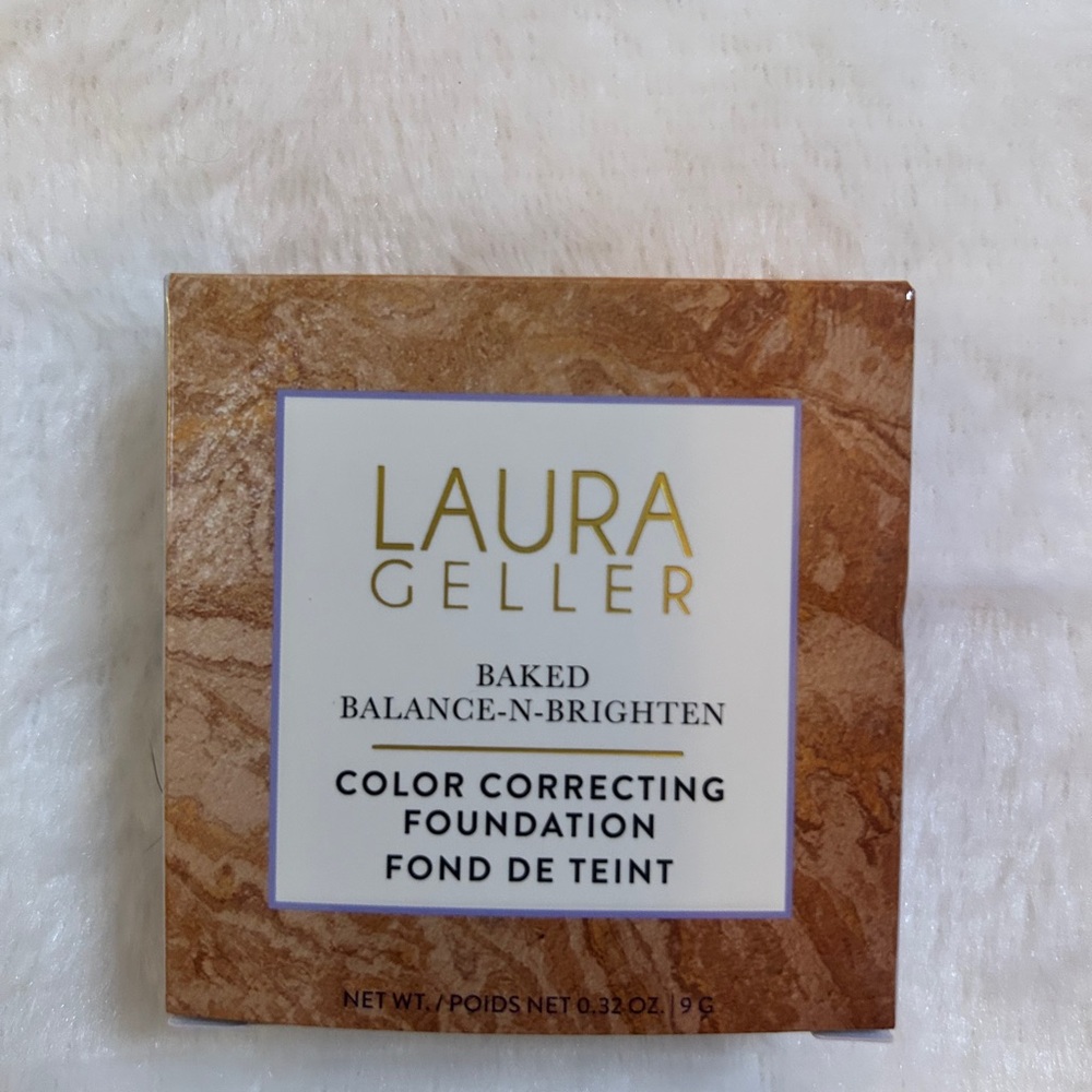 NWT! Laura Geller Baked Balance-n-Brighten Foundation - Medium